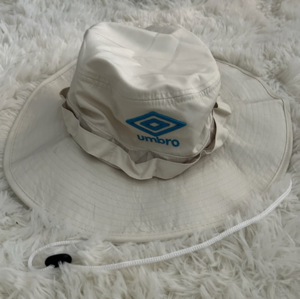 Umbro‎ bucket hat